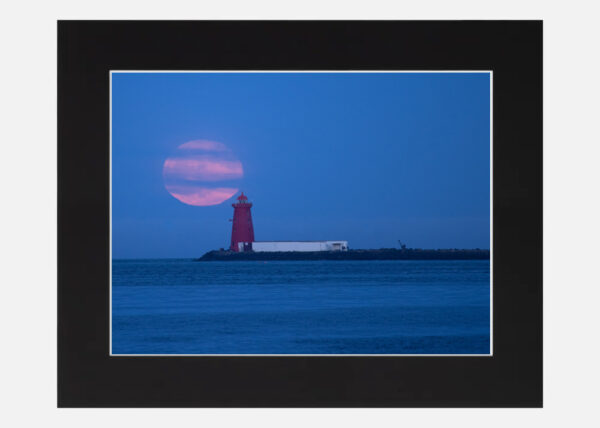 Strawberry Moon rising - Poolbeg Lighthouse - Image 6