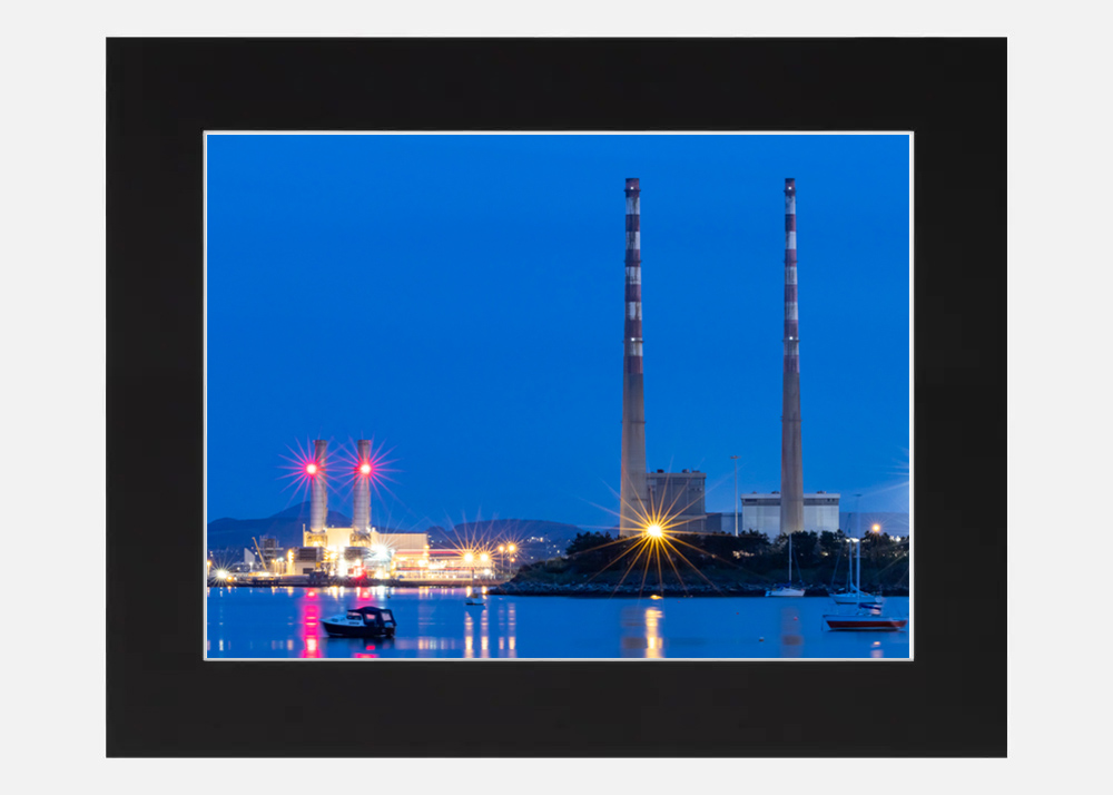 Poolbeg Chimneys at night Poolbeg Chimneys at night - Image 6