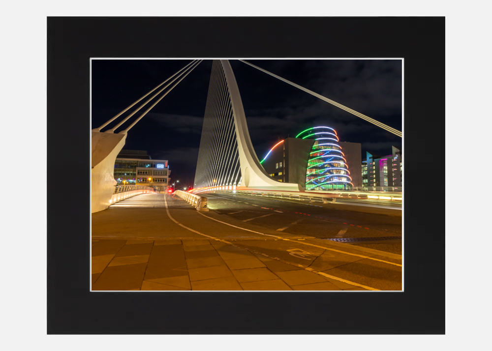 Samuel Beckett Bridge at night Samuel Beckett Bridge at night - Image 6