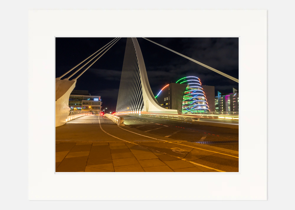 Samuel Beckett Bridge at night Samuel Beckett Bridge at night - Image 7